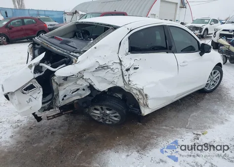 2018 Toyota Yaris Ia из США, поврежденный, VIN 3MYDLBYV3JY326954